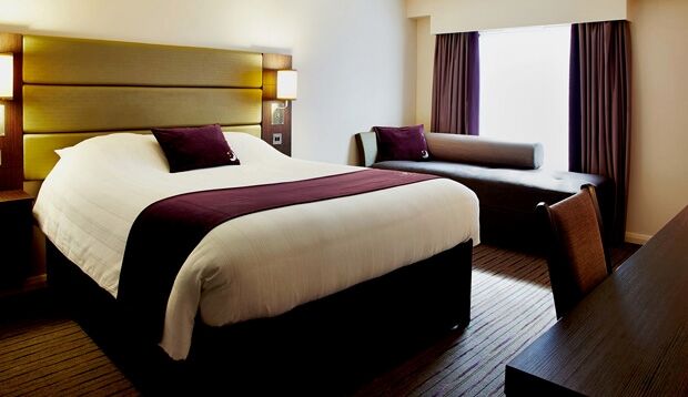 Premier Inn Abergavenny Exterior foto